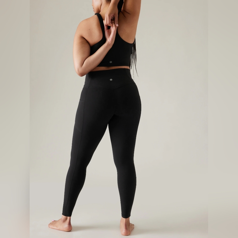 Athleta New XL Black Salutation Stash Tights